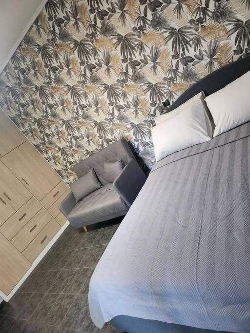 Small Luxury Apartment أنافيسوس المظهر الخارجي الصورة