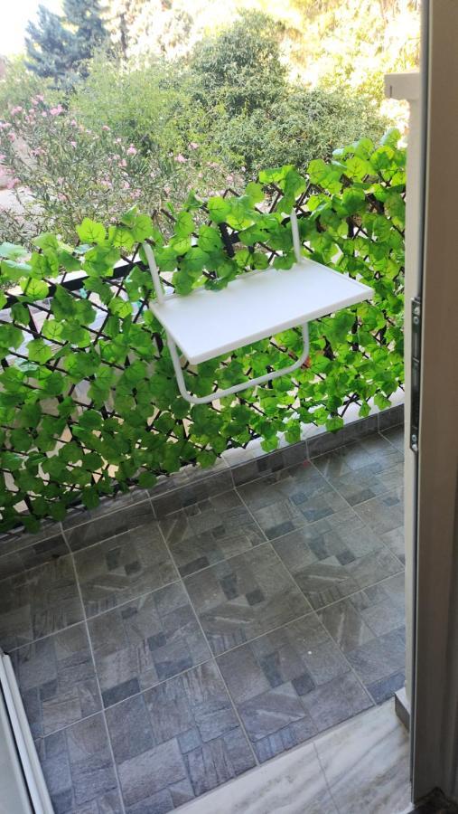 Small Luxury Apartment أنافيسوس المظهر الخارجي الصورة