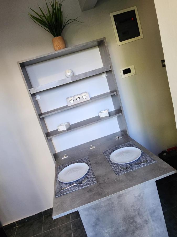 Small Luxury Apartment أنافيسوس المظهر الخارجي الصورة