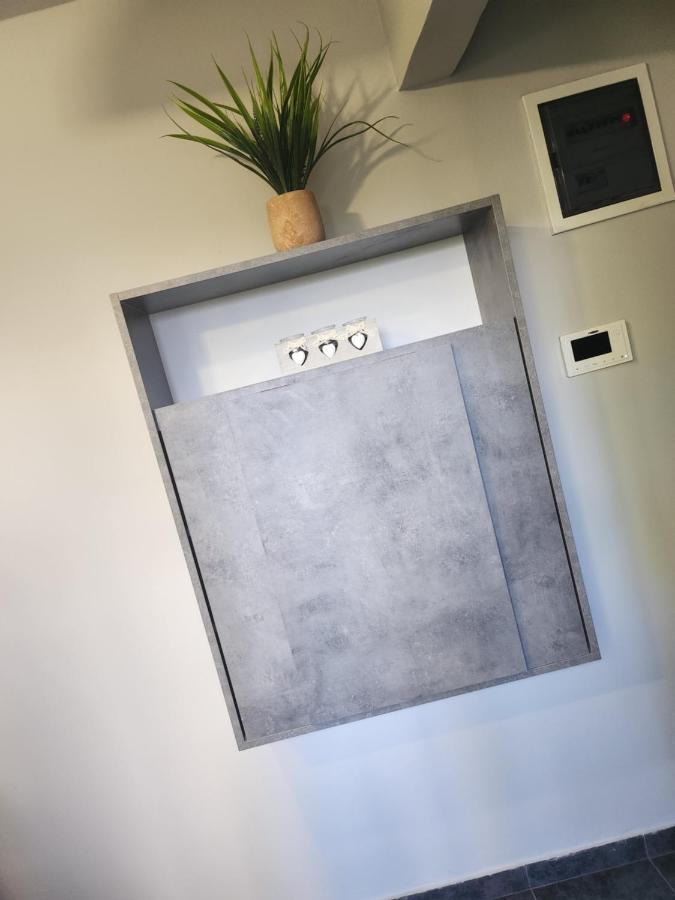 Small Luxury Apartment أنافيسوس المظهر الخارجي الصورة