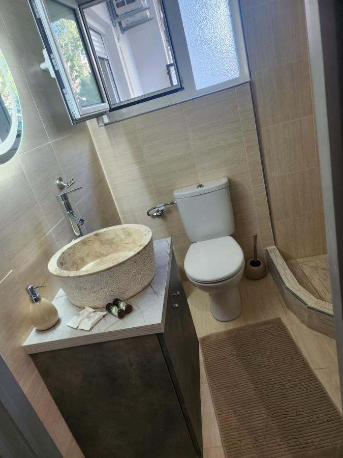 Small Luxury Apartment أنافيسوس المظهر الخارجي الصورة